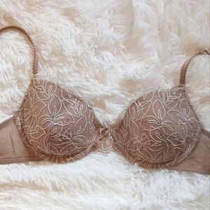 Simply Vera Wang 34B Underwire Floral Embroidered Bra Nude